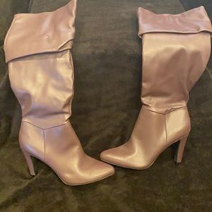 Knee high boots with heel